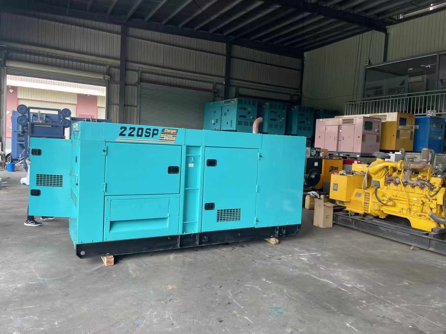 华池800kW 柴油发电机的输出电流波动范围是多少？